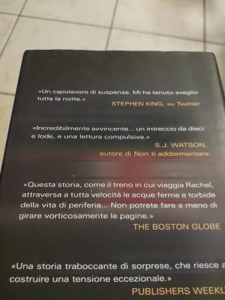 La ragazza del treno(cover may vary) (Italian E...