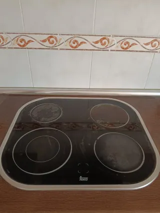 Horno y vitrocerámica Teka