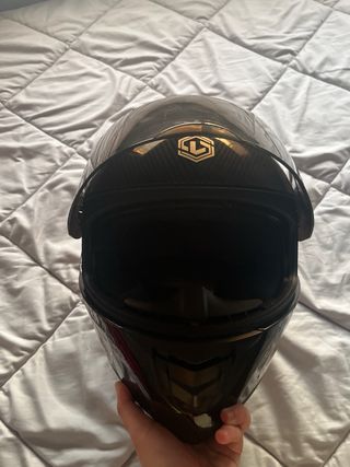 Casco de moto negro