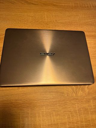 Portátil ASUS Plata y Negro