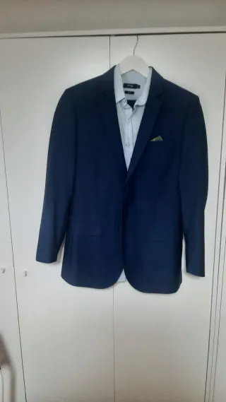 Traje de chaqueta niño azul. Talla 38.
