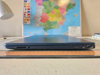 Ordenador HP azul, enbuen estado.