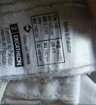 Dos Kimonos Judo blancos infantil, 150cm y 140cm.