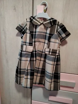 Vestido de niña a cuadros talla 4años