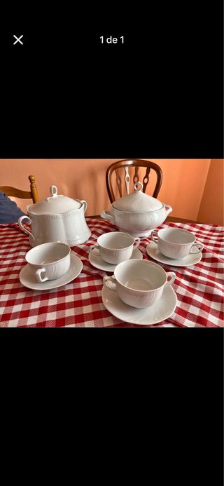 Juego de Soperas y Tazas de Porcelana
