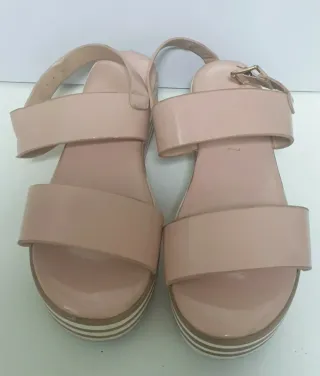 Sandalias de plataforma rosa y blancas