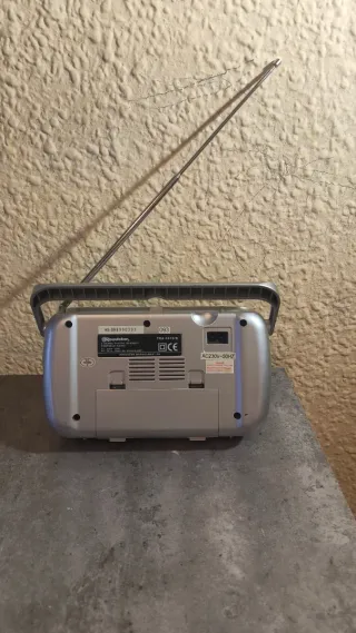 Radio Portátil Roadstar TRA-2415/N con Alarma