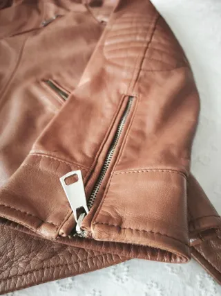 Cazadora de piel de Zara