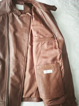 Cazadora de piel de Zara