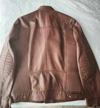 Cazadora de piel de Zara