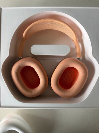 AirPods Max Rose Gold