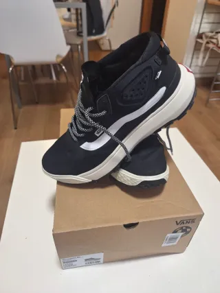 Vans Crosspath Mid Unisex Negro/Blanco