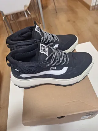 Vans Crosspath Mid Unisex Negro/Blanco