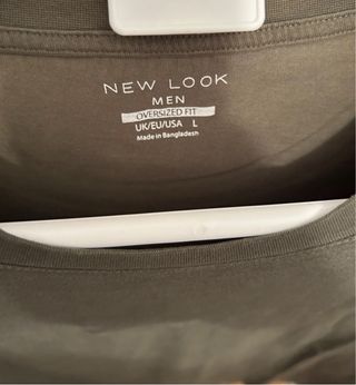 *Camiseta verde caqui talla L New Look