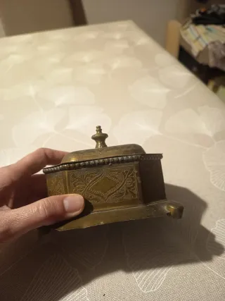 Caja joyero antiguo bronce labrado