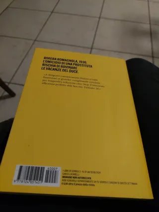 Libro, Giallo Mondadori
