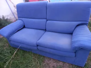 Sofá azul de tela