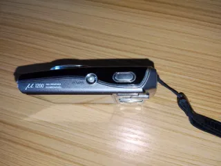 Cámara Olympus Digital Negra. Retro foto. 12MP.