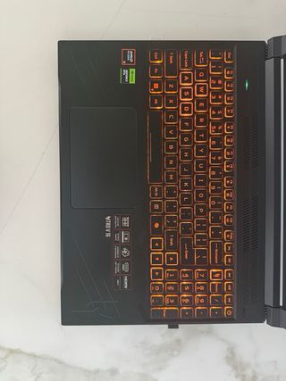 Acer Nitro V16 1TB SSD 16GB RTX 4050 165Hz