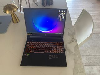 Acer Nitro V16 1TB SSD 16GB RTX 4050 165Hz