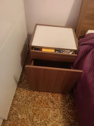 Mesa de noche Ikea descatalogada
