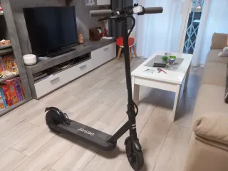 Patinete Eléctrico Negro Marca DENVER. EN SU CAJA.