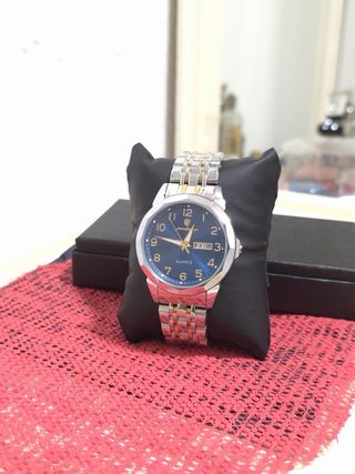 Reloj Hombre Azul y Dorado