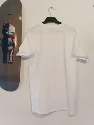 Camiseta Blanca Fossil con Estampado de Reloj