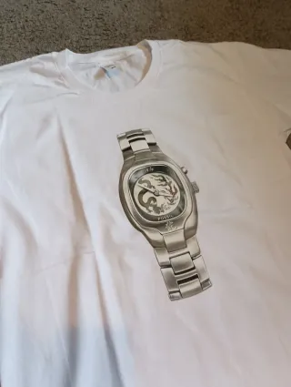 Camiseta Blanca Fossil con Estampado de Reloj