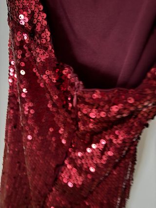 Vestido curto lantejoulas bordô