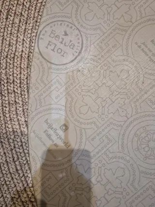 Alfombra redonda vinílica beige y gris