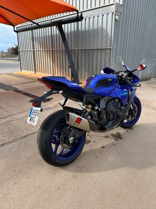 Yamaha R1 2024