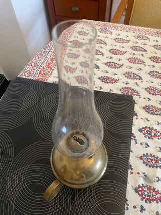 Lámpara de aceite antigua tipo quinqué