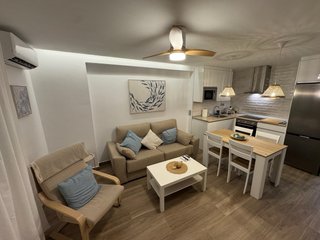 Alquilo Apartamento Recién Reformado en Almería.