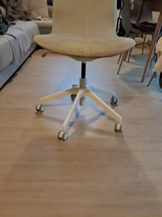 Silla de oficina Ikea con ruedas
