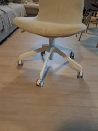 Silla de oficina Ikea con ruedas