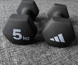 Par de mancuernas de 5 kg adidas (A ESTRENAR)