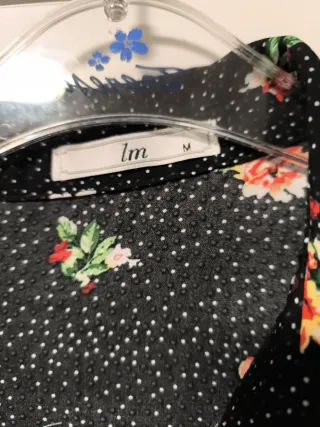 Vestido negro estampado floral y lunares