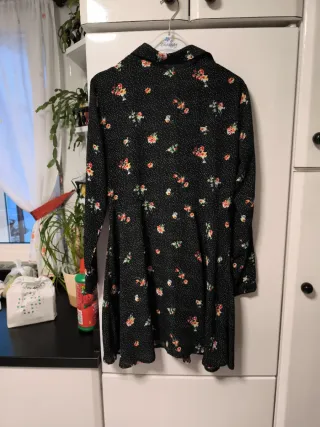 Vestido negro estampado floral y lunares