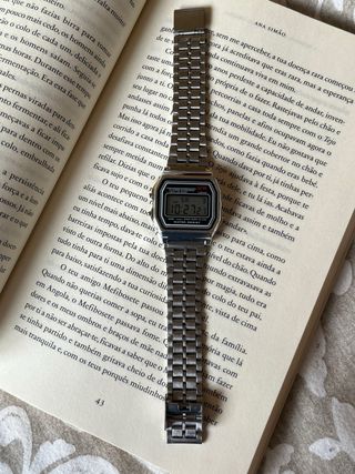 Relógio Estilo Casio Prateado Vintage
