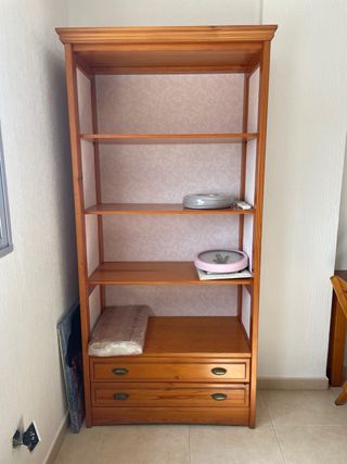 Librería de madera con cajones. NO SE ENVÍA.