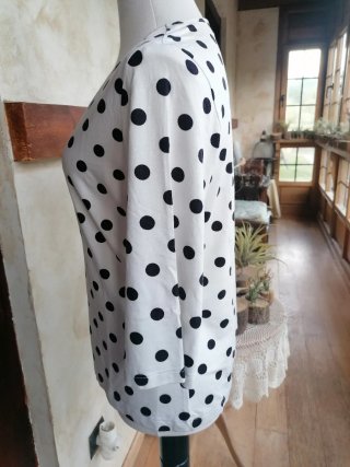 Camiseta de lunares blanca y negra Talla 42