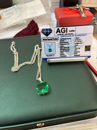 Collar Colgante Esmeralda Colombiana 16.70 Ct