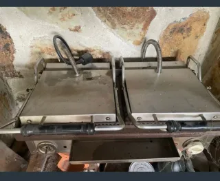 Plancha sandwichera eléctrica hostelería