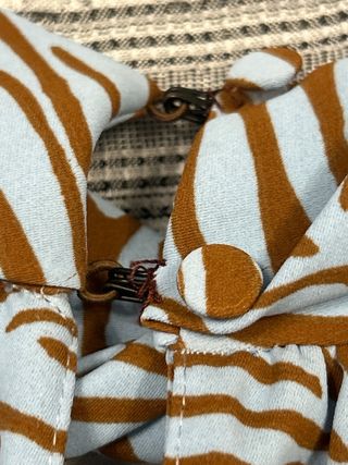 Top Zara estampado cebra azul y marrón