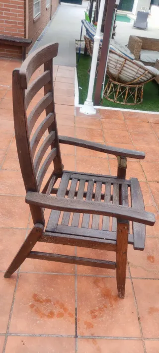 Conjunto mesa y sillas de jardín madera