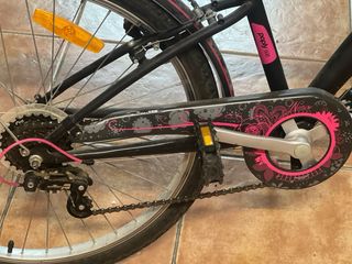 Bicicleta infantil B'TWIN rosa y negra