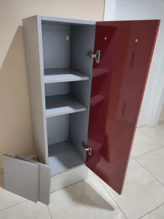Mueble auxiliar cocina rojo y plata