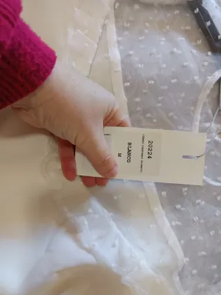 Blusa CAYRO blanca manga abullonada talla M evento
