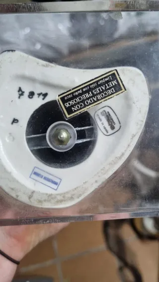 Estatua Hombre Galos con Sombrero